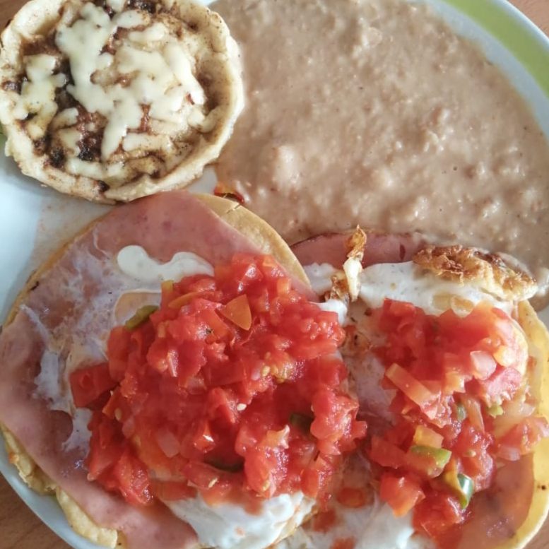 Huevos Montados