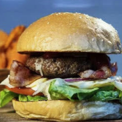 La Americana (queso y Tocino)