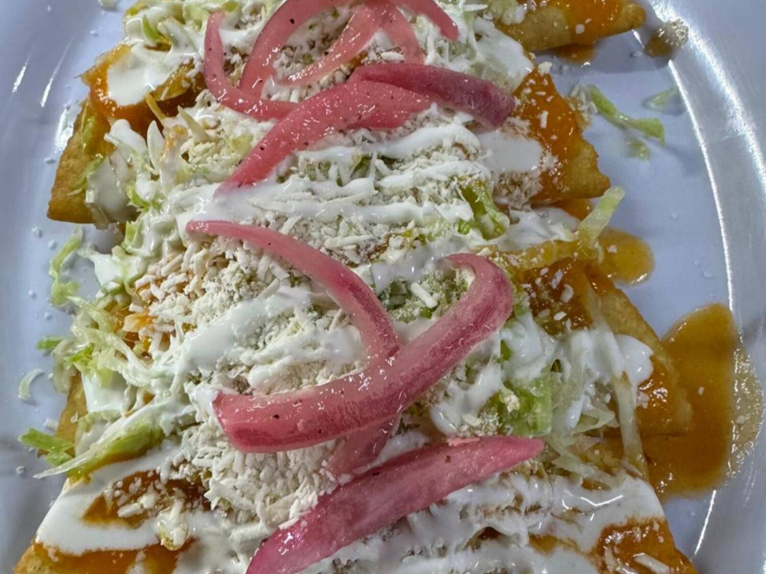 DJ Burguer y Antojitos Mexicanos