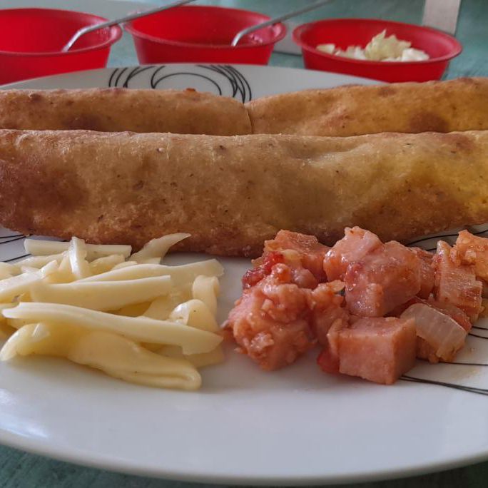 Empanadota de Chuleta con Queso