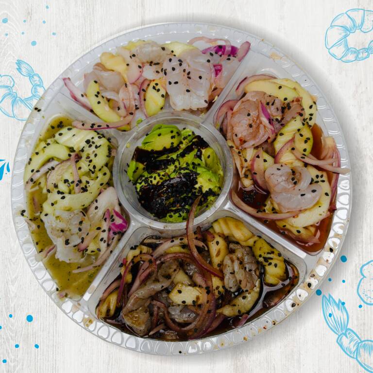 Charola Mixta de 4 aguachiles con 3 Tostis