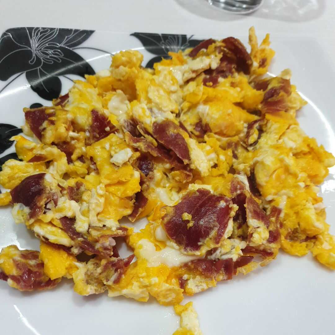 Huevos con Tocino
