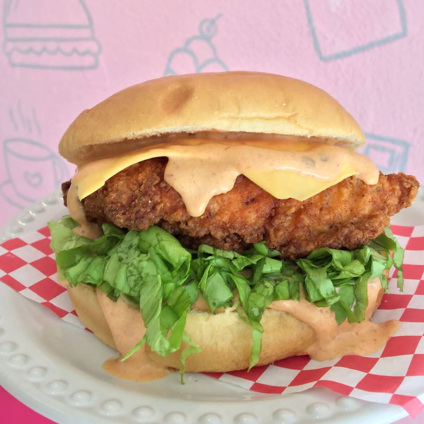 Hamburguesa con porcion de papas