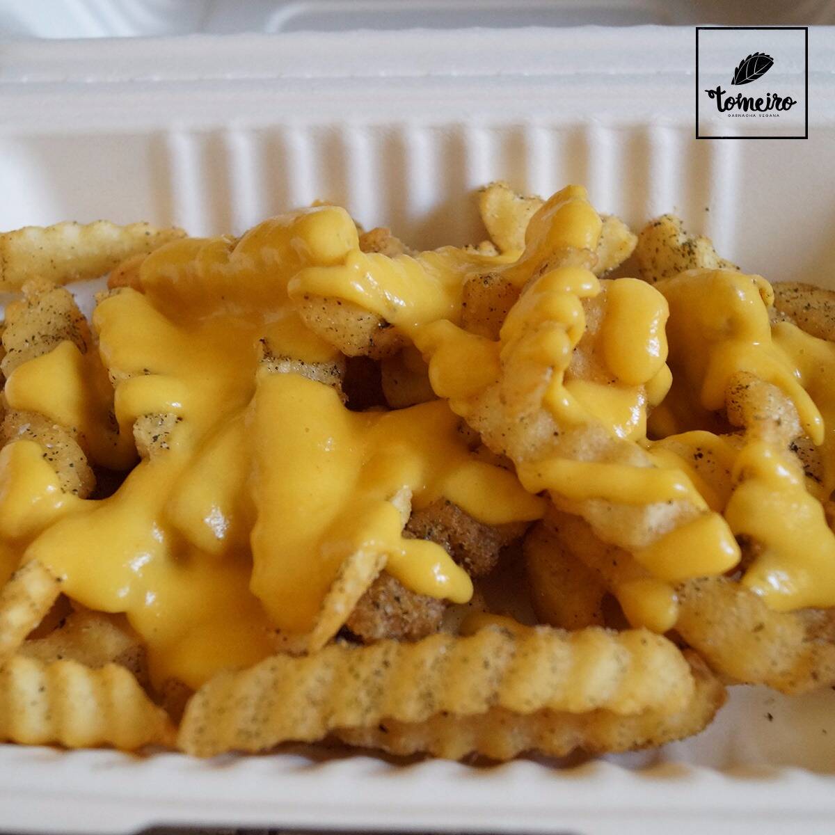 Orden de Papas a la Francesa con Queso Cheddar