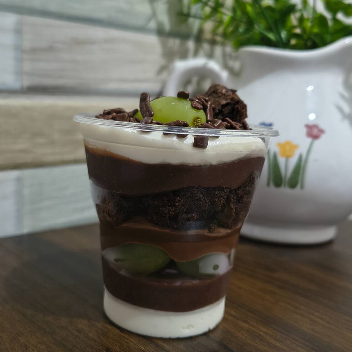 Mousse de Ninho + Brigadeiro 50% + Uva + Nutella + Brownie