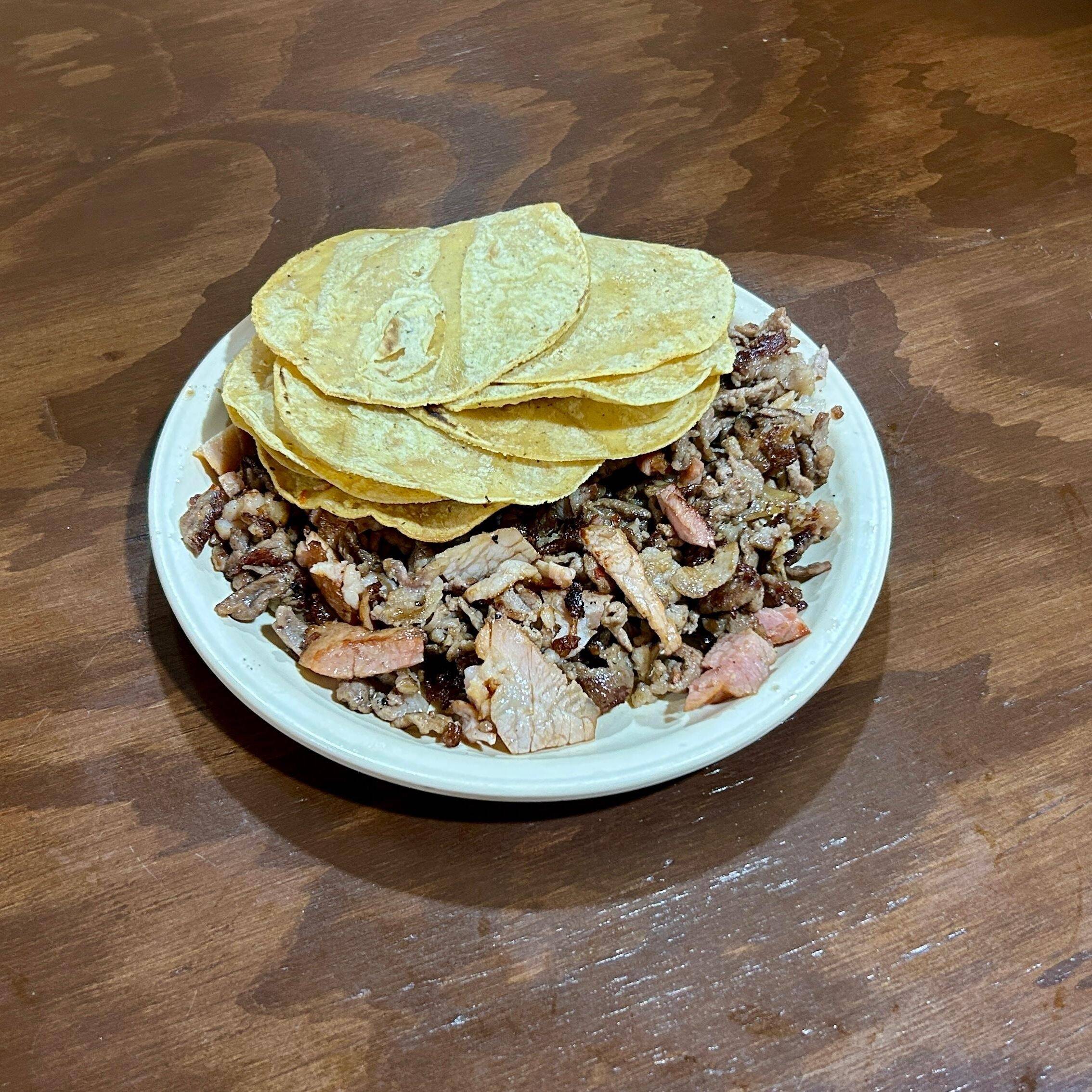 Taco Bisteck y Tocino