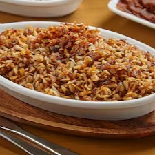 Arroz Com Lentilhas misturado com Deliciosas Cebolas Caramelizadas. Muito bem servido para até 4 pessoas