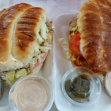 1 de Cochinita y 1 de Pierna por $210