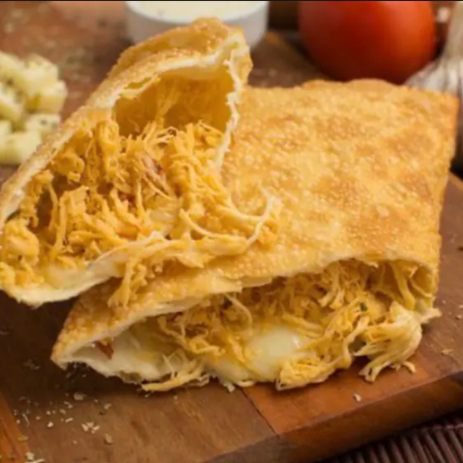 FRANGO, TOMATE E REQUEIJÃO