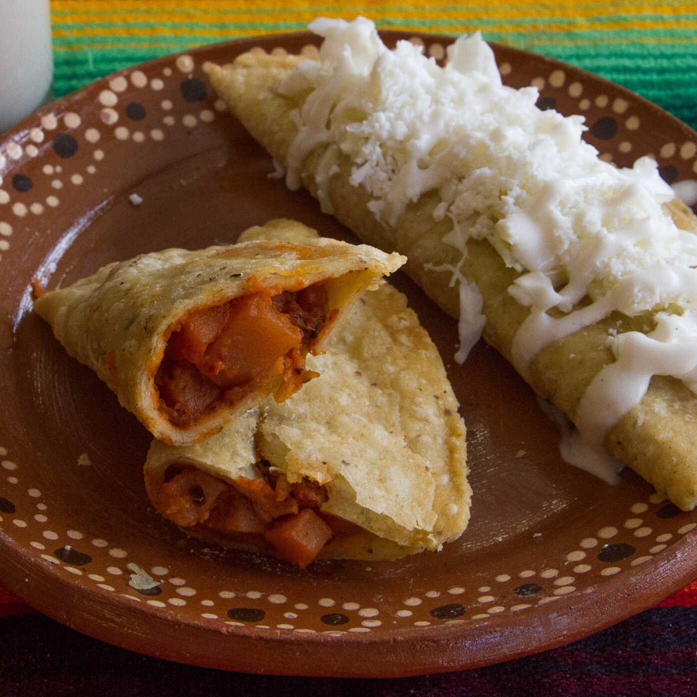 Empanada de Papas con Chorizo