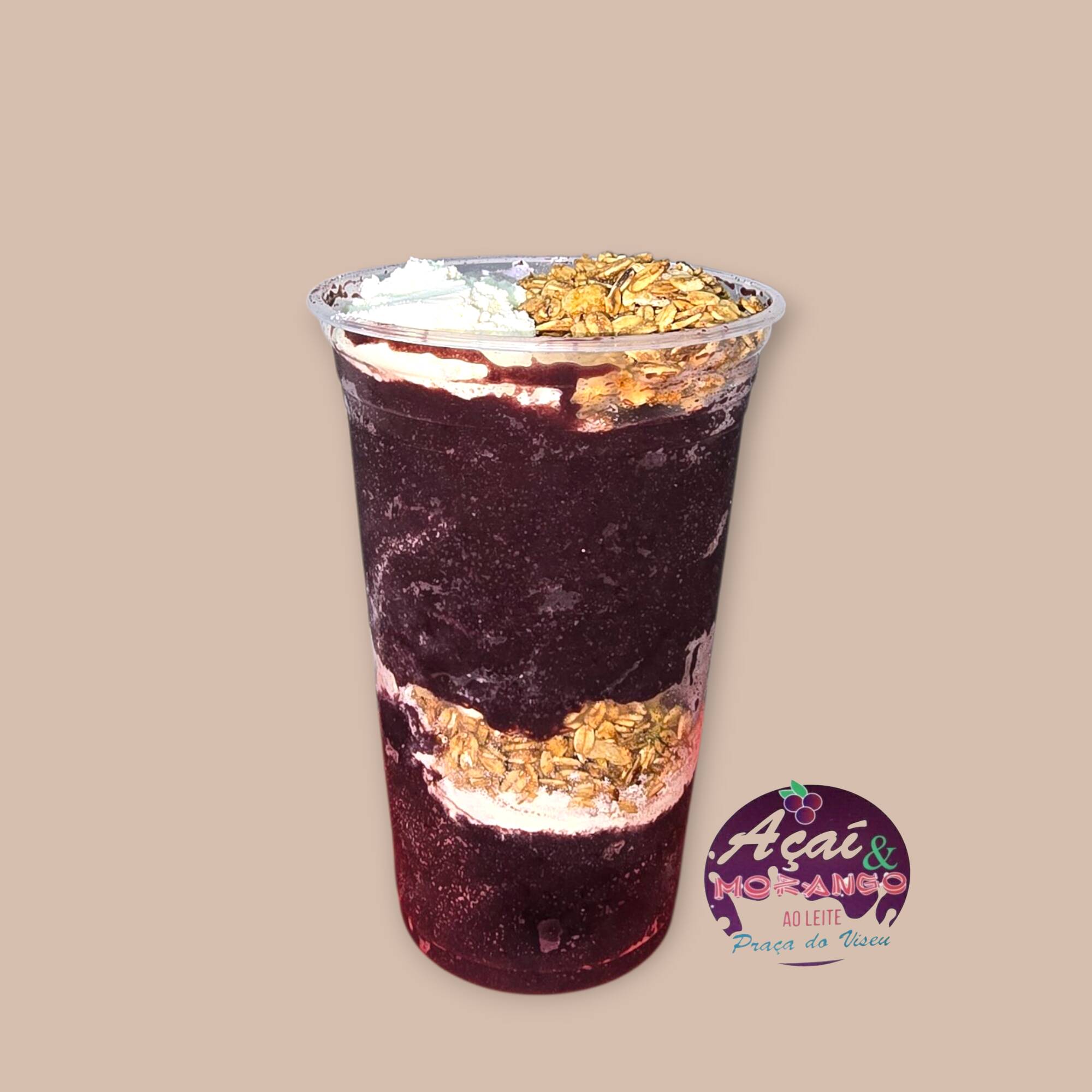 Neste valor está incluído: 2 caldas, 4 acompanhamentos. Os acompanhamentos e caldas são enviados no mesmo copo de açaí. Temos opções de ingredientes extra que vão separados. Enviamos no copo Pp (não é copo térmico).