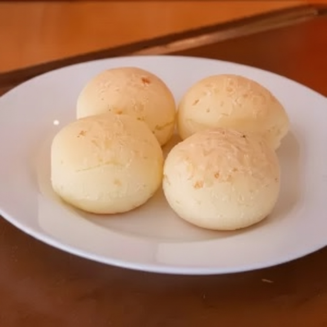 100g de pão de queijo. Aquele que nos deixa um aconchego por ser tradicional!
