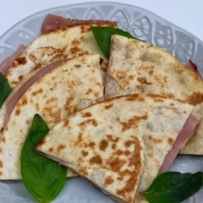 Quesadilla de Jamón y Queso (3)