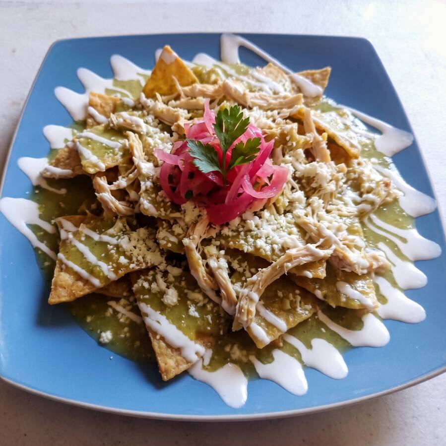 Chilaquiles Verdes con Pechuga