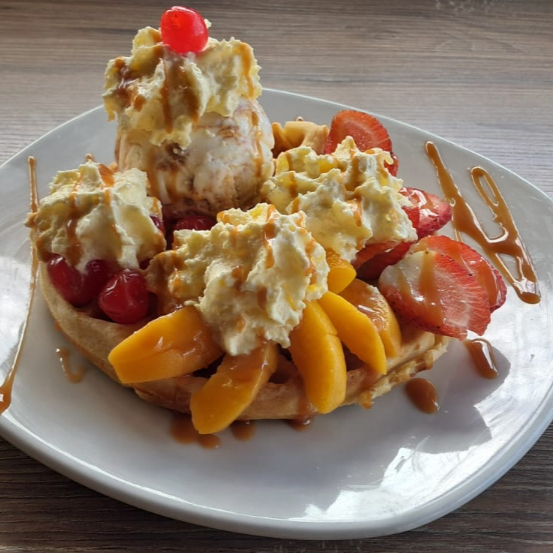 Waffle Combinado de Frutas