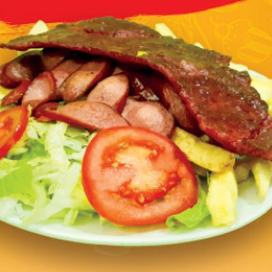 Salchipapa con Chorizo