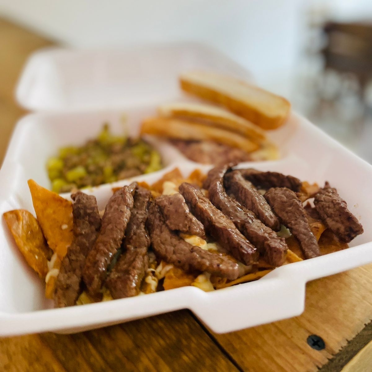 Chilaquiles con Sirloin