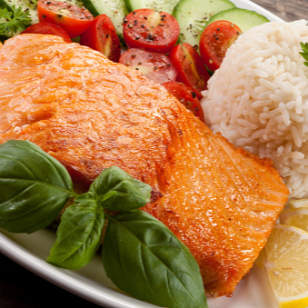 Acompanha: Arroz e salada