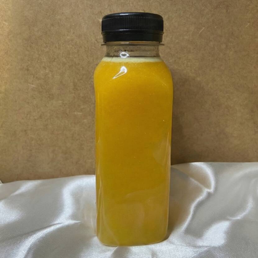 Suco congelado da fruta (300 ml). Açúcar adicionado: 20g. Descongelamento: deixar na geladeira (refrigeração) de 12h a 24h antes de consumir.
