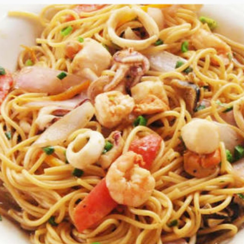 Tallarín Saltado de Mariscos