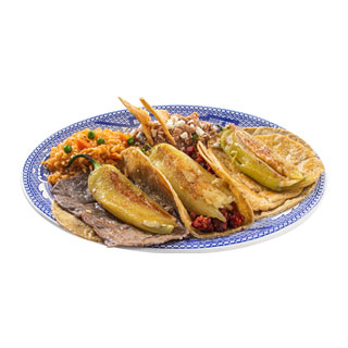 Los Güeros rellenos de queso Oaxaca con Cecina