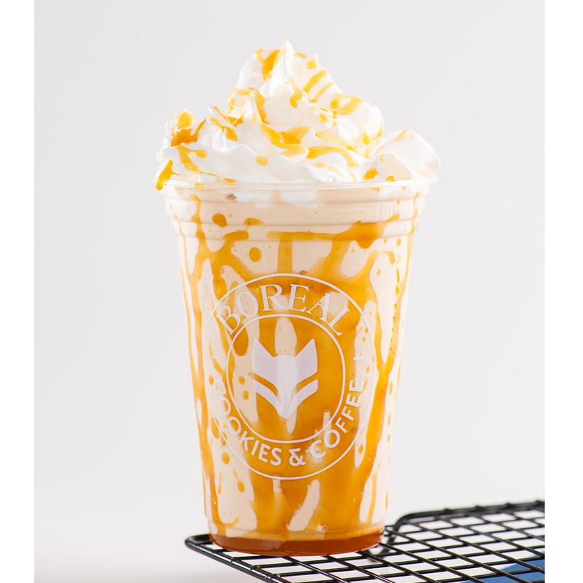 Sorvete de baunilha com cappuccino, finalizado com chantilly e calda de caramelo.