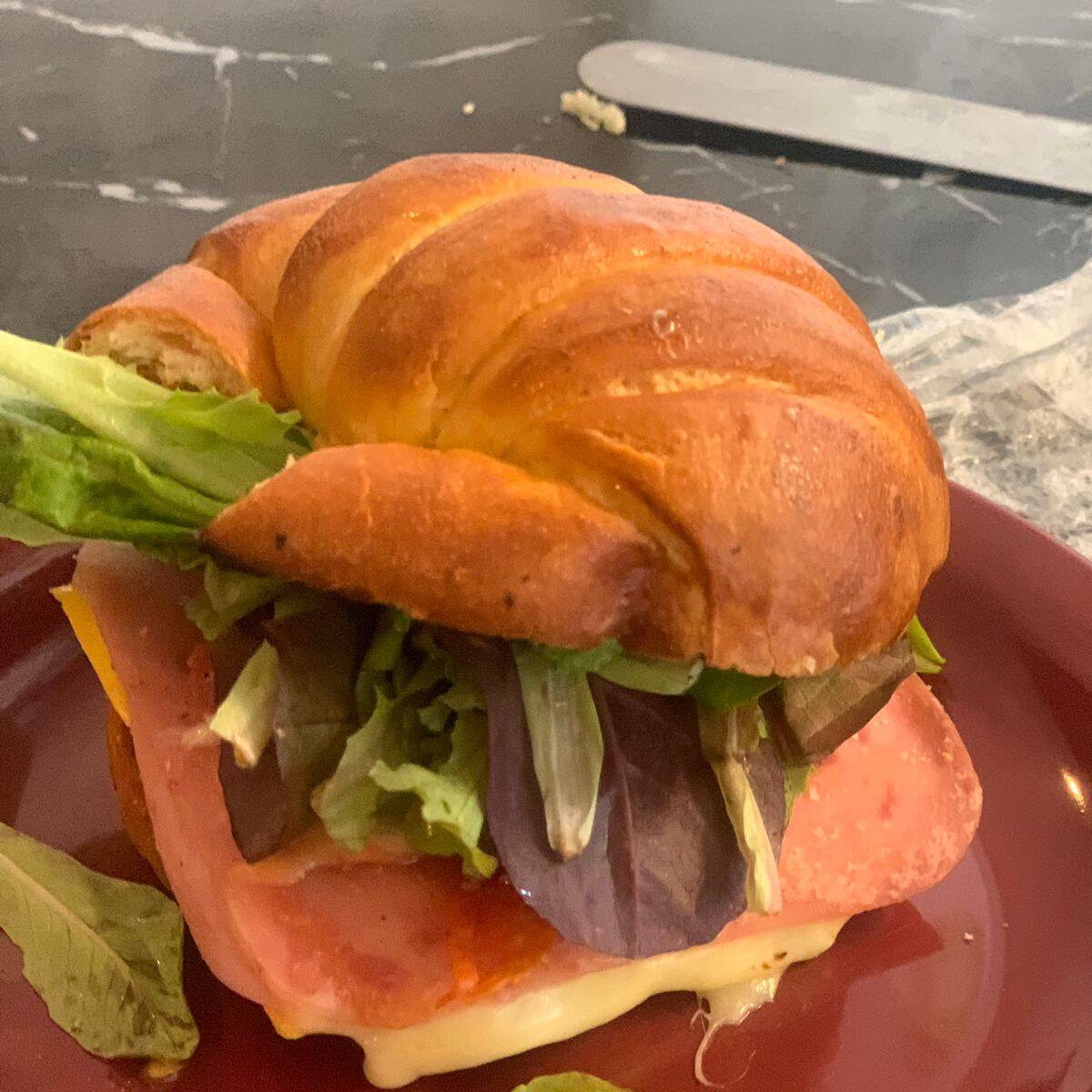 Croissant De Jamon