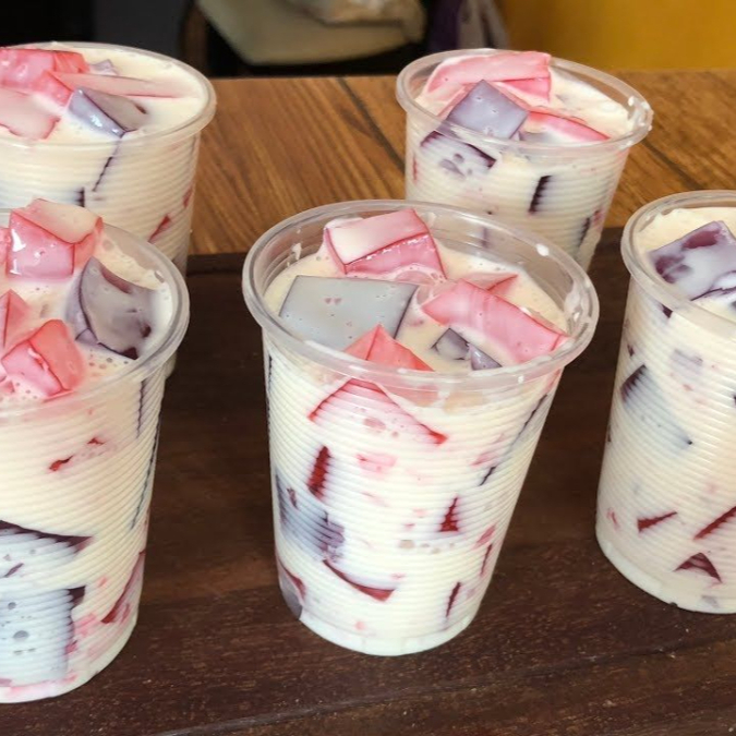 Gelatina de chocolate con bombones