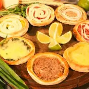 10 carne , 10 mussarela , 5 calabresa , 5 frango catupiry