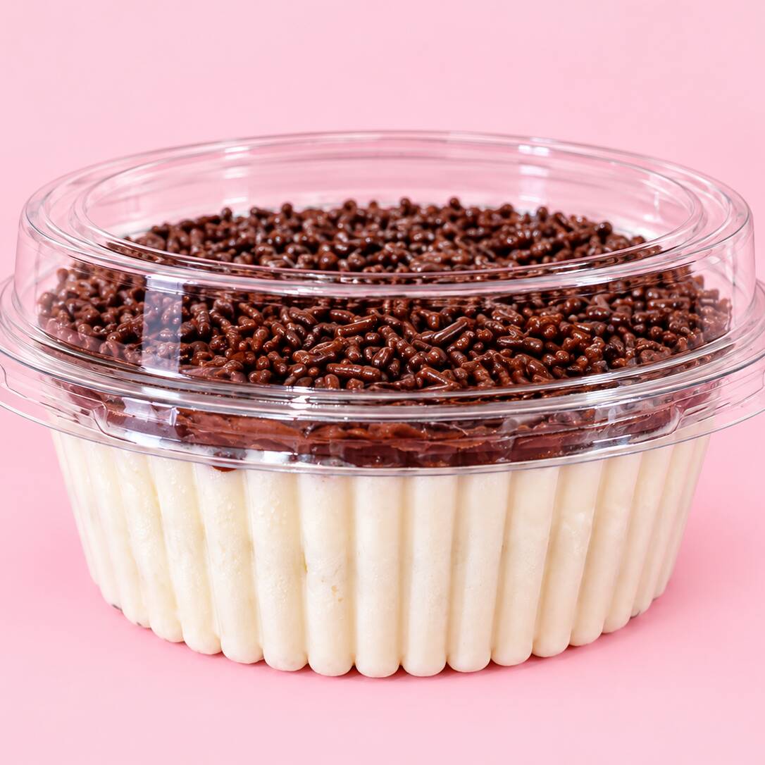 Creme de uva verde com ganache de chocolate e granulados de chocolate por cima
