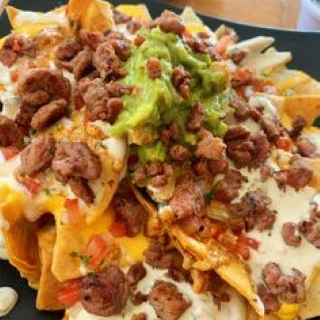Nachos con Carne Asada