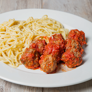 PASTA CON ALBONDIGAS