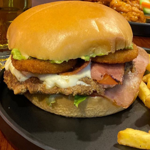 Hamburguesa Suprema con papas