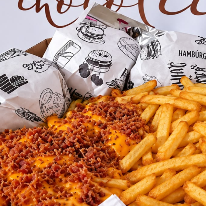 3 burguer cheddar + batata frita com cheddar e farofinha de bacon