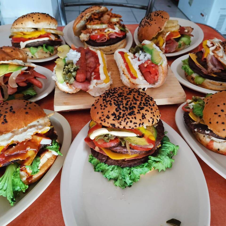 HAMBURGUESA PASTORERA