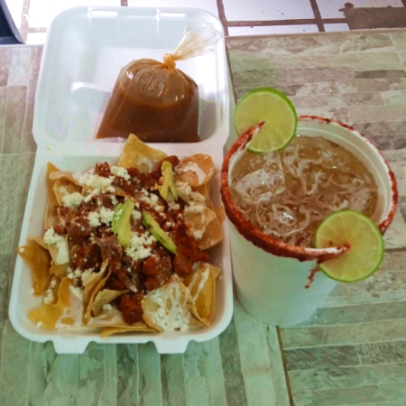 Chilaquiles de Chorizo con Michelada
