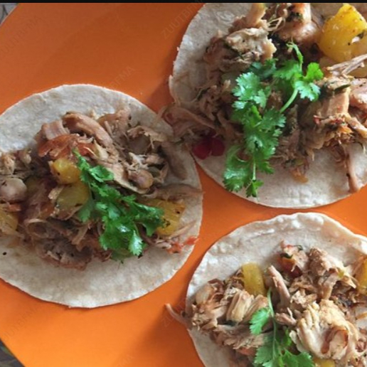 Gallo de Carne en Salsa + Refresco Del Día