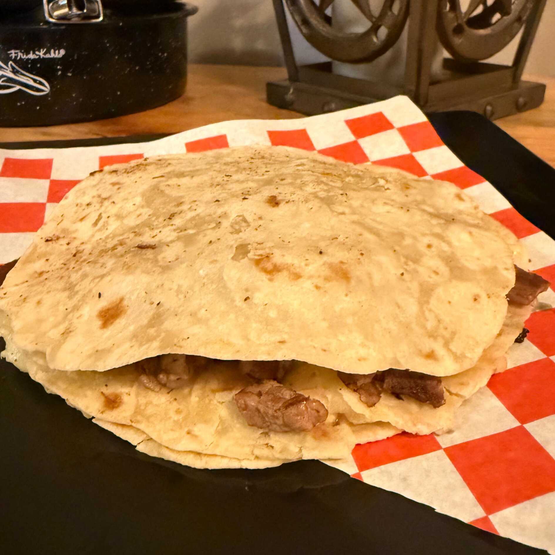 QUESADILLA DE LECHON