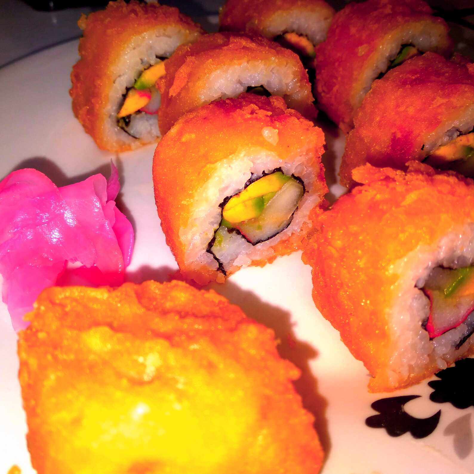 Camarón tempura + 1 gyosa..