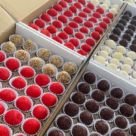 Docinhos tamanho padrão de festa(escolha os sabores)