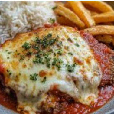 Delicioso bife aparmegiana com fritas