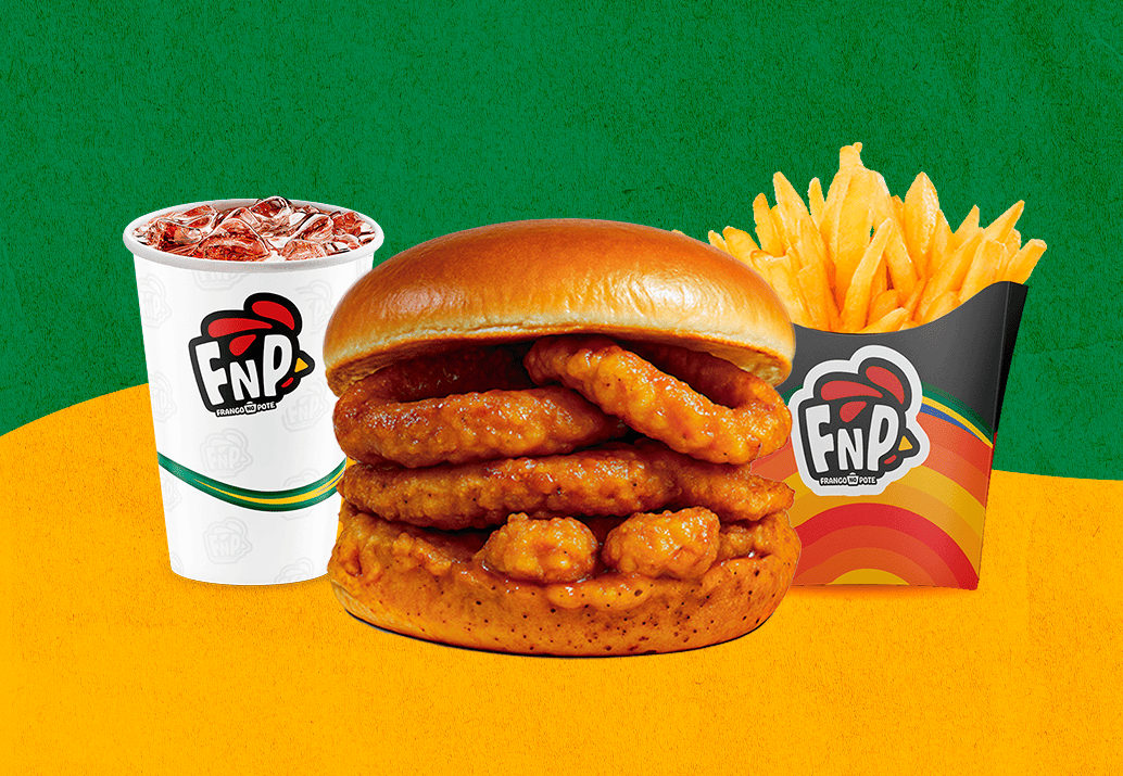 Um clássico com sabor brasileiro: pão brioche fofinho, frango empanado crocante e muito gostoso, anel de cebola dourado, nosso exclusivo Molho Fnp e queijo coalho. O Fnp Caramelo é crocância e brasilidade no mesmo sanduíche. Acompanha fritas e refrigerante lata.