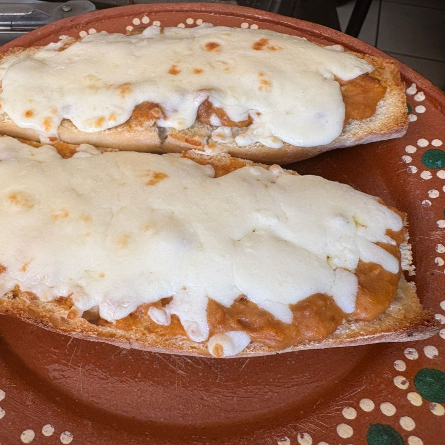 Mollete Sencillo con Queso (2)