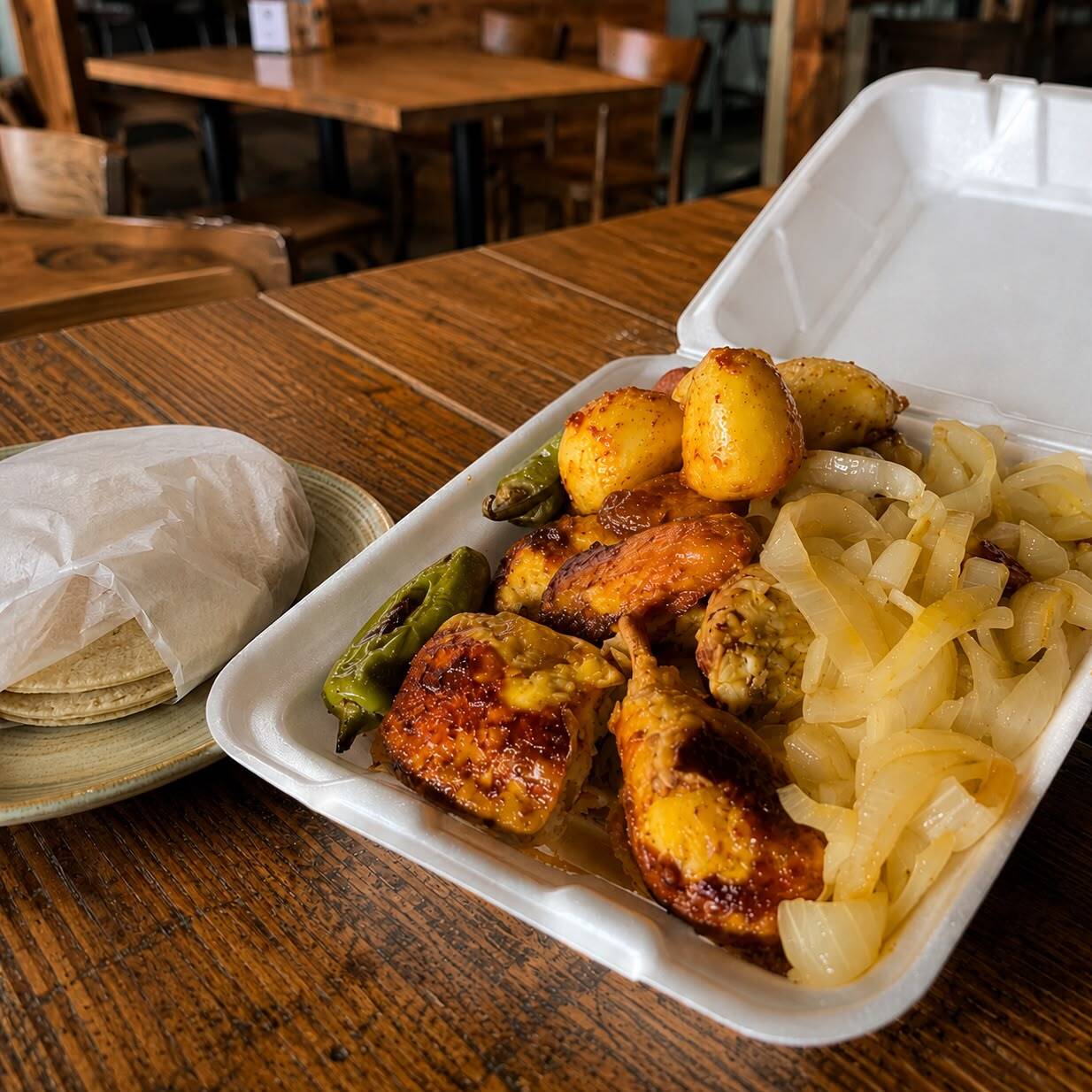 Medio Pollo Gratis Tortillas Papas Cambray