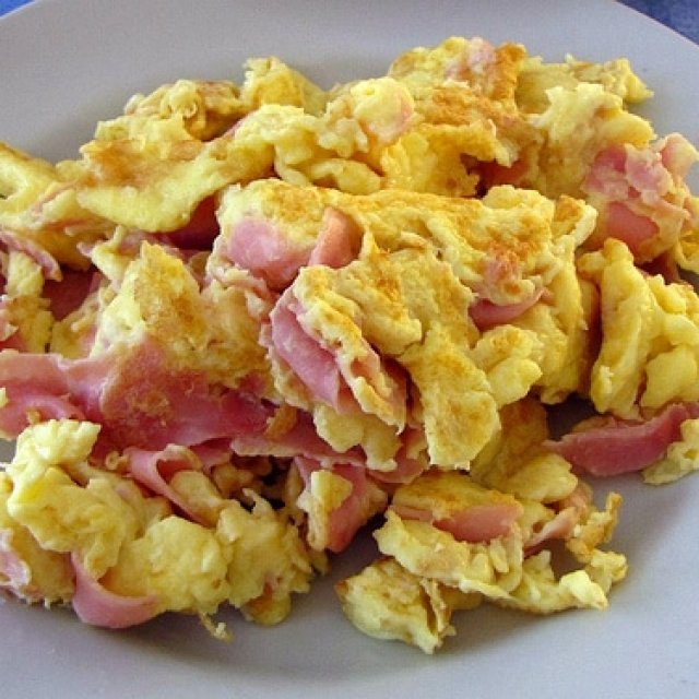 COMBO HUEVITOS SALCHICHA
