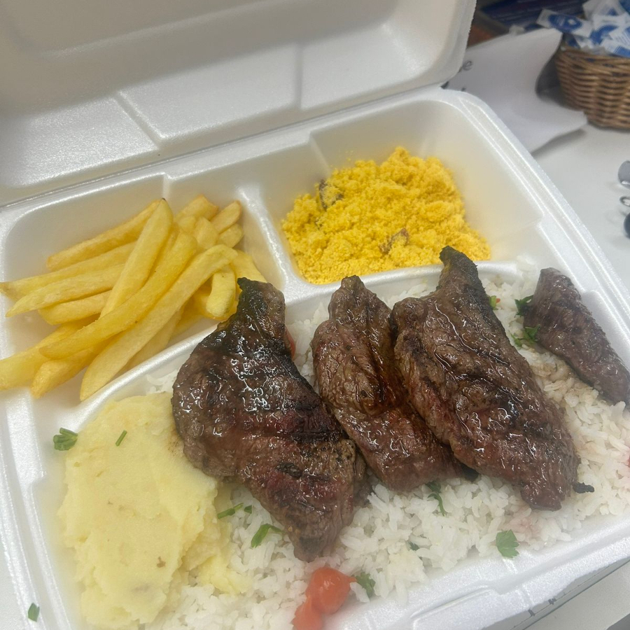 Arroz, feijão, Picanha na Brasa, farofa, fritas e salada