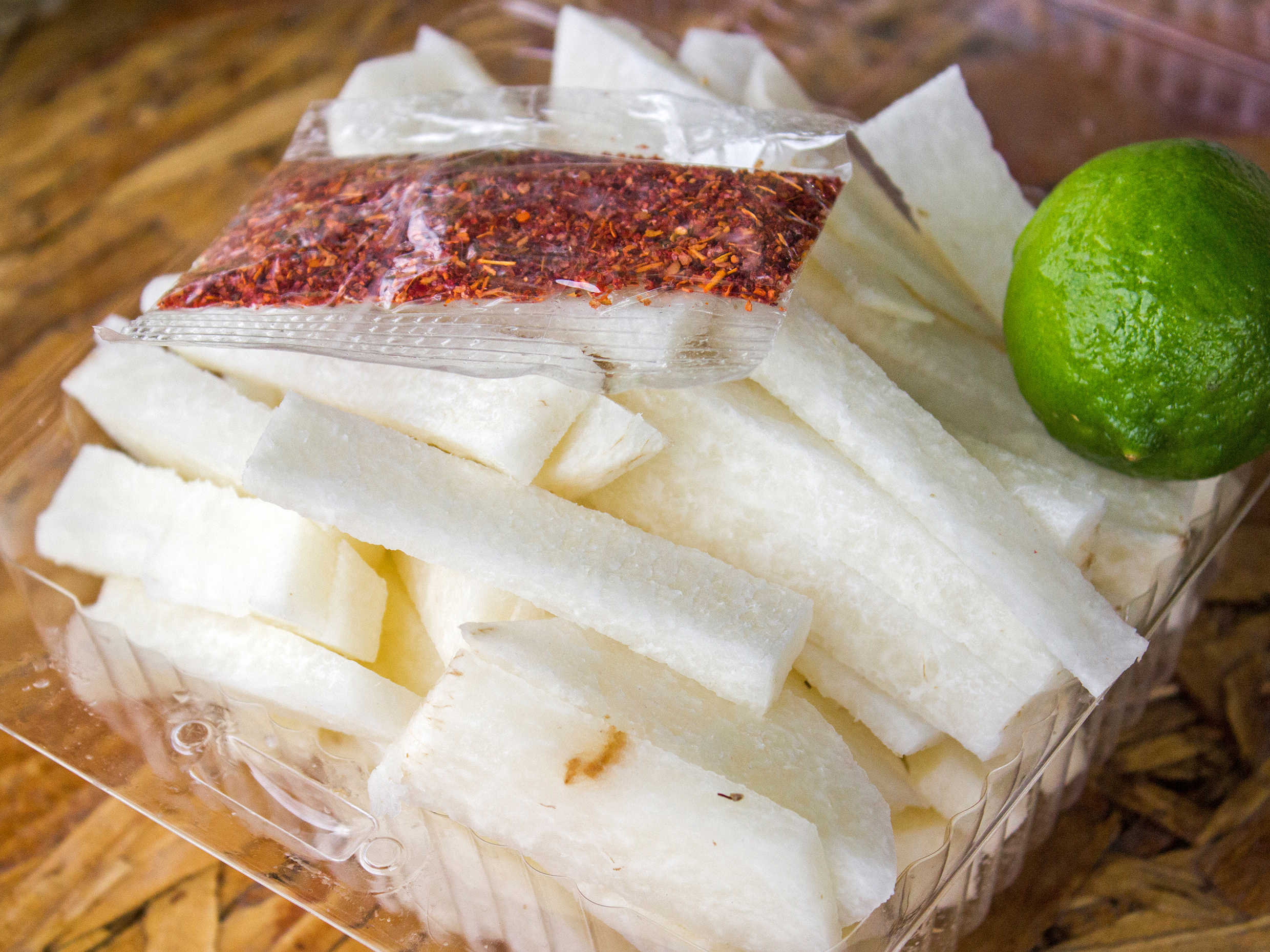 Charola de Jicama