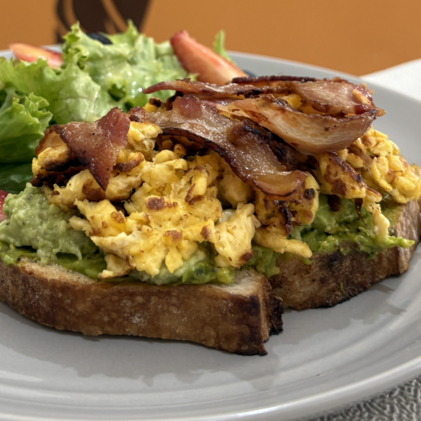 Tosta de Huevo con Tocino