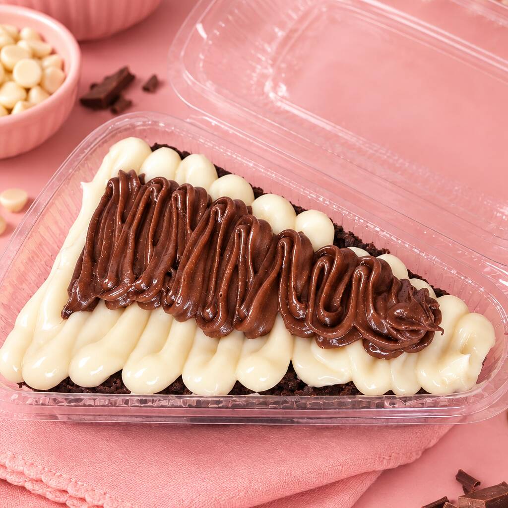 Fatia de Brownie Ninho com creme de avelã - deliciosa fatia de brownie com creme de Kinder e creme de avelã