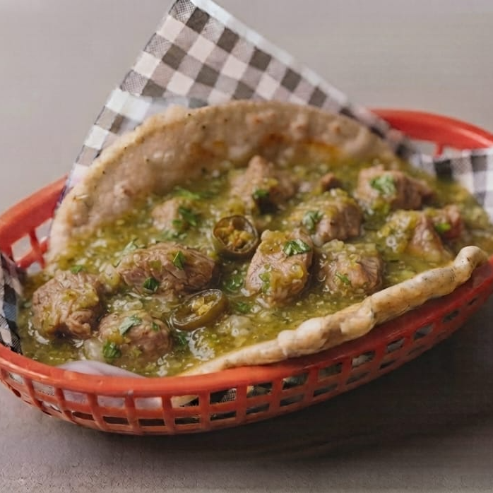 TACO DE CARNE DE CERDO EN SALSA VERDE